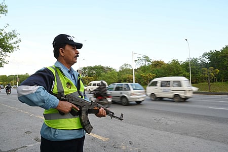 कैसा बिचौलिया पाकिस्तान, ईरान वार्ता की टेबल तक पहुंचा नहीं! अमेरिका सुरक्षा का बना रहा बहाना