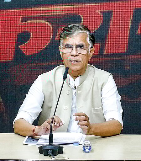 कांग्रेस नेता पवन खेड़ा को पासपोर्ट विवाद में मिली एक हफ्ते की अंतरिम जमानत