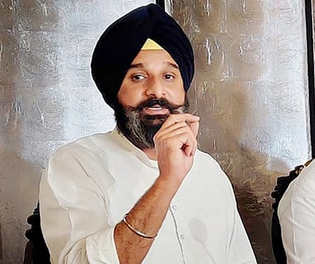 विक्रम सिंह मजीठिया ने