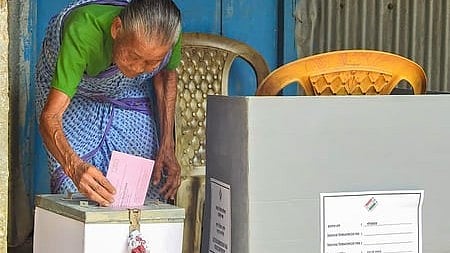 पश्चिम बंगाल चुनाव: मतगणना केंद्रों की संख्या घटकर 87 रह गई