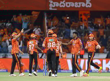 IPL 2026: SRH अंकतालिका में तीसरे नंबर पर पहुंची, ऑरेंज और पर्पल कैप किसके पास?
