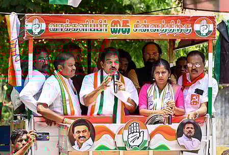 केरल: कांग्रेस ने चुनाव आयोग पर राजनीतिक दलों के साथ भेदभाव का आरोप लगाया