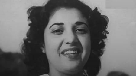 जब 18 साल की नरगिस ने किया एक्टिंग डेब्यू तो नाम था