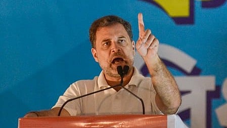 लोकसभा में नेता प्रतिपक्ष राहुल गांधी ने पश्चिम बंगाल के आसनसोल में कांग्रेस के कार्यकर्ता देबदीप चटर्जी की चुनाव बाद हत्या पर कड़ी आलोचना की है। 