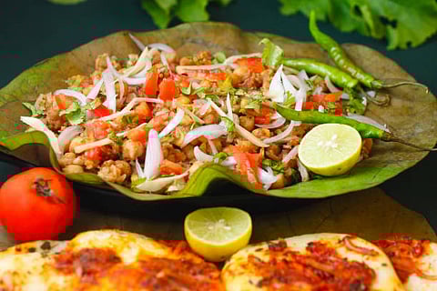 भारत की राजधानी दिल्ली (Capital of India Delhi) जितना इतिहास के लिए फेमस है उतना है अपने बेहतरीन खाने के लिए भी फेमस है। 