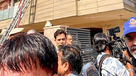 रक्षा मंत्री राजनाथ सिंह ने दिल्ली के विवेक विहार में भीषण अग्निकांड पर जताया दुख