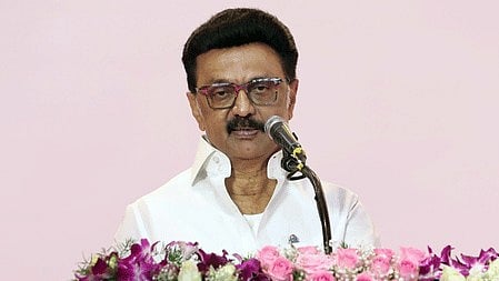 तमिलनाडु में डीएमके को बड़ा झटका, 15 प्रमुख मंत्री हारे