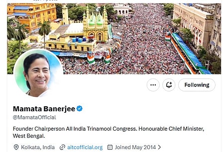 ममता बनर्जी ने नहीं बदली सोशल मीडिया प्रोफाइल, 'मुख्यमंत्री' का टैग अभी तक बरकरार
