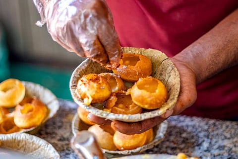  “दौलत की चाट” (Daulat Ki Chat) 