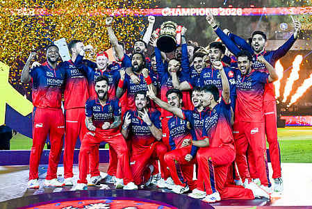 कोहली की क्लास, भुवनेश्वर का चला जादू, RCB को चैंपियन बनाने में इन 5 खिलाड़ियों ने निभाई अहम भूमिका