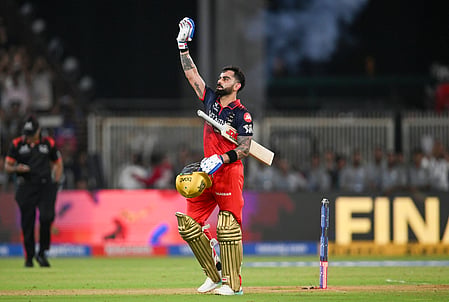 फाइनल में Virat Kohli ने लगाई रिकॉर्ड्स की झड़ी, यादगार सिक्स से बनाया आरसीबी को चैंपियन