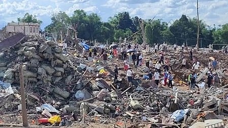 म्यांमार में बड़ा हादसा: विस्फोटक रखे गोदाम में धमाके से 45 से ज्यादा लोगों की मौत, बच्‍चे भी शाम‍िल