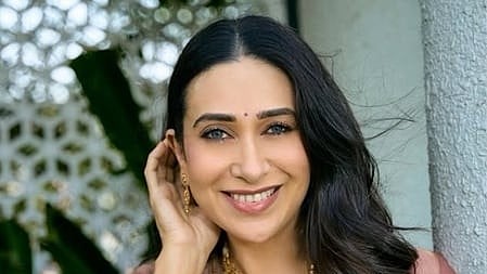 ‘डफली वाले’ देखते ही भावुक हो जाती हूं, ऋषि कपूर को याद कर बोलीं करिश्मा कपूर