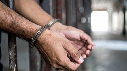 मथुराः धार्मिक स्थलों पर चेन स्नैचिंग का आरोपी मुठभेड़ में घायल, पुलिस ने किया गिरफ्तार