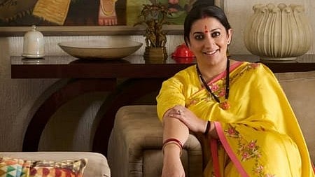 महिलाओं के लिए खुद को उसी रूप में स्वीकारना जरूरी, जैसी वे हैं : स्मृति ईरानी