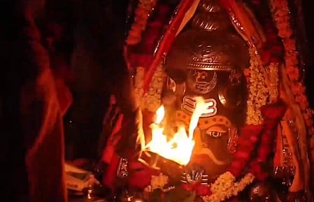 योगिनी एकादशी पर महाकाल मंदिर में उमड़ा आस्था का सैलाब, भस्म आरती में शामिल हुए हजारों श्रद्धालु