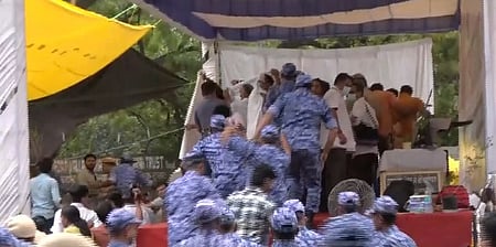 सोनम वांगचुक को अस्पताल ले गई पुलिस; डीसीपी ने दी अपडेट, अभिजीत दिपके ने कहा- जबरदस्ती उठाया गया