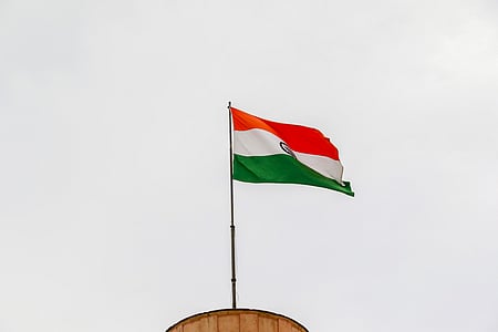 राष्ट्रीय ध्वज अंगीकरण दिवस: तिरंगा सिर्फ झंडा नहीं, भारत की आत्मा, शौर्य और बलिदान की अमर पहचान