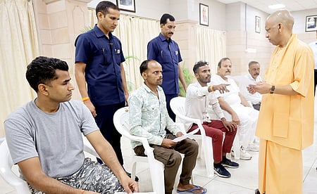परेशान कतई न हों, हर उचित समस्या का निष्पक्षता से कराएंगे समाधानः मुख्यमंत्री योगी