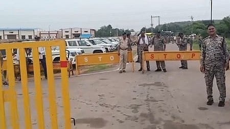 कड़ी सुरक्षा के बीच बांकीपुर, दतिया और मंजलपुर उपचुनावों के लिए मतगणना जारी