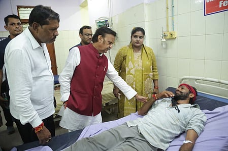 सागर जहरीली शराब कांड: अस्पताल में 84 बीमार लोगों का इलाज जारी, 30 आरोपियों को केस दर्ज