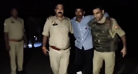 कानपुर पुलिस ने दुष्कर्म के मामले में दो आरोपियों को मुठभेड़ के बाद किया गिरफ्तार