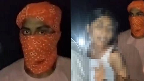इस तस्वीर में bihar के jamui में हुए महिला संग छेड़छाड़ करने वाले हैवान है