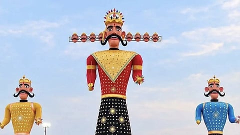  रावण दहन की तस्वीर 
