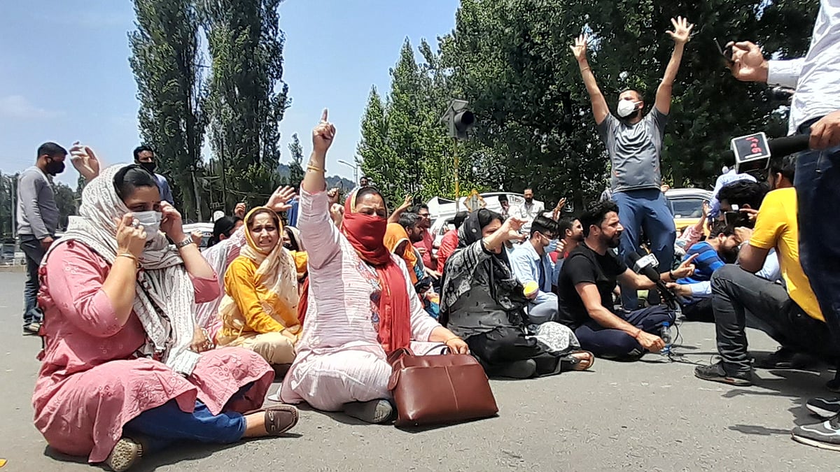 श्रीनगर के बटवारा में कश्मीरी पंडितों का प्रदर्शन.