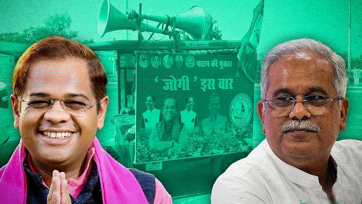 मुख्यमंत्री भूपेश बघेल और अमित जोगी की तस्वीर. पृष्ठभूमि में पाटन में जोगी का चुनाव प्रचार करता वाहन. 