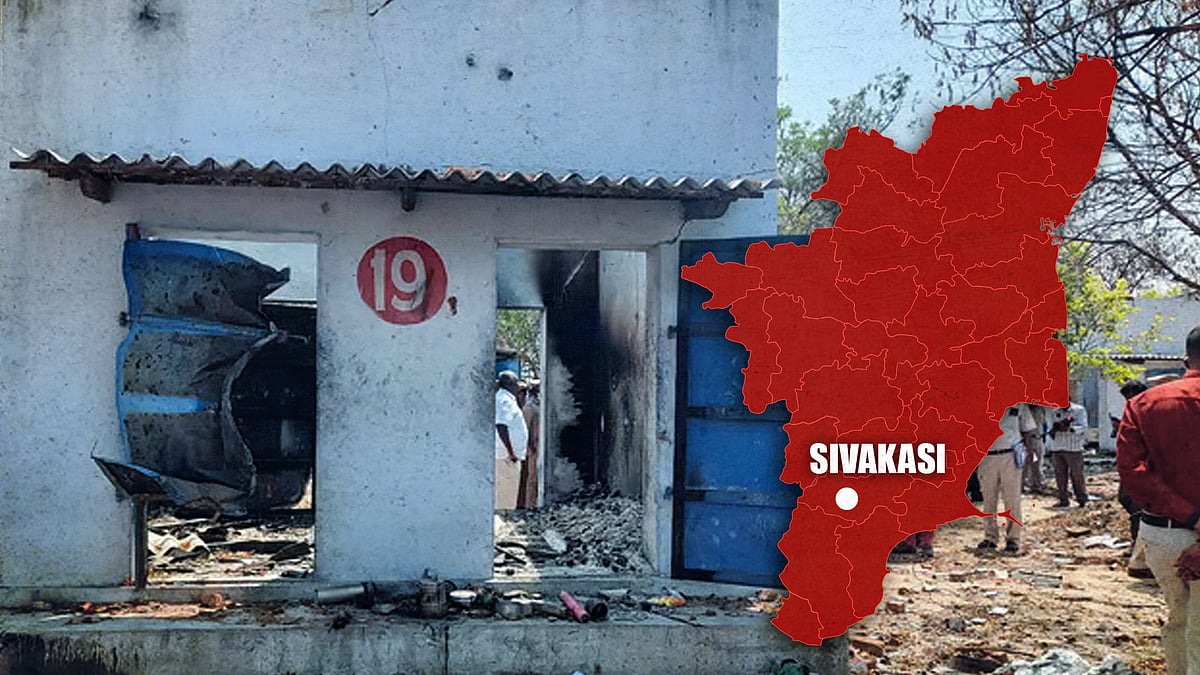 The site of an accident at a firecracker unit in Achankulam, alongside a map of TN showing Sivakasi.