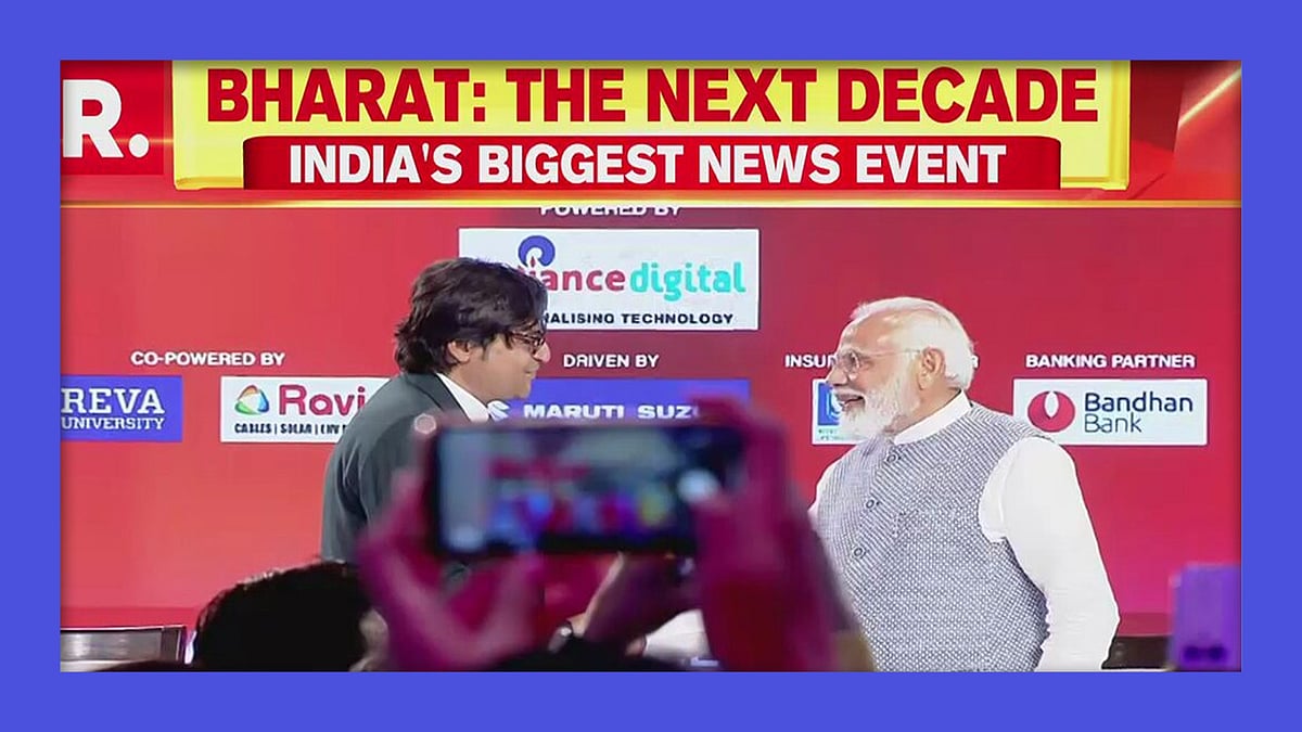 रिपब्लिक समिट के दौरान पीएम नरेंद्र मोदी और पत्रकार अर्णब गोस्वामी 