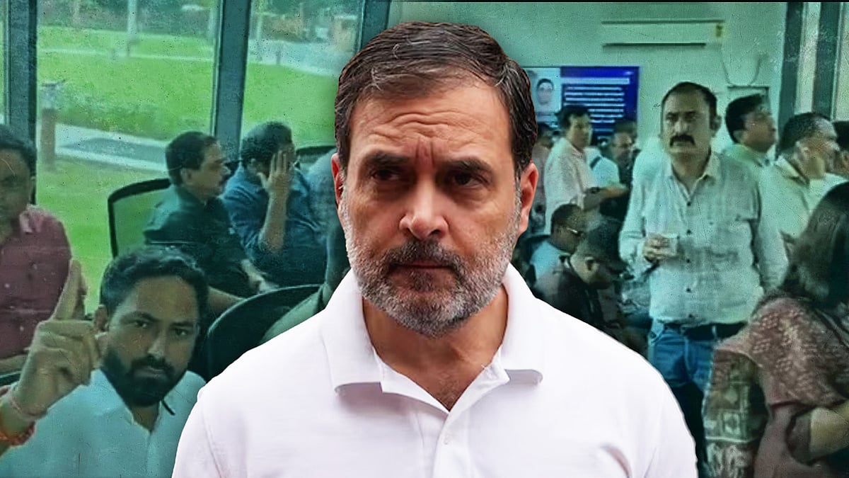 पत्रकारों ने विरोध दर्ज करवाने के लिए किसी भी सांसद से बात न करने का फैसला किया.