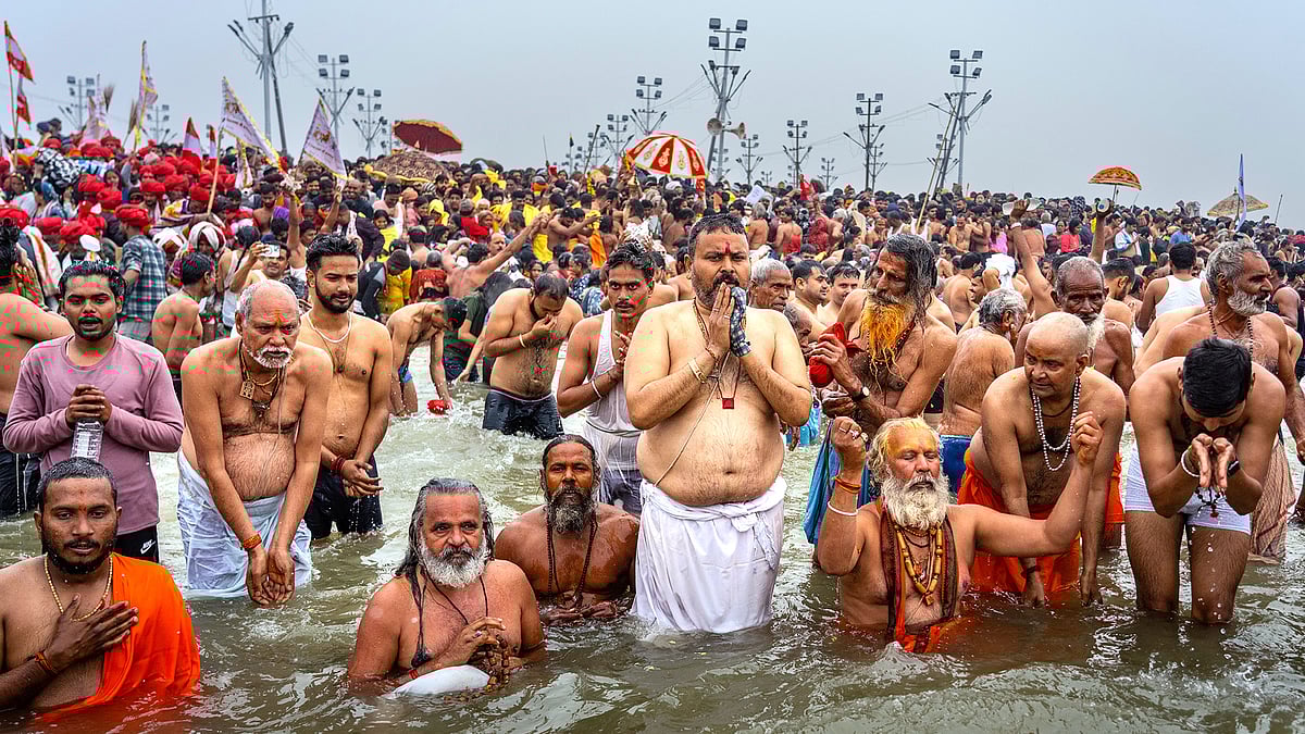 सीपीसीबी ने सात स्थानों पर जल गुणवत्ता का आकलन किया, जिनमें से पांच गंगा के तट पर और दो यमुना के तट पर हैं. 