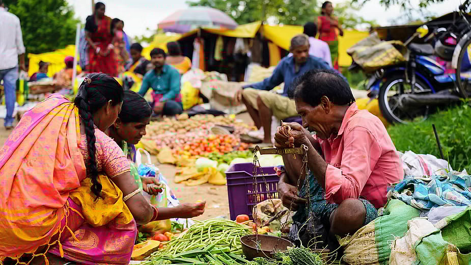 The number of weekly markets has increased in Kalahandi’s Thuamul-Rampur block in recent years, the locals’ purchasing power increased by remittances from other states.