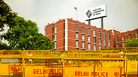 Amid curbs, TV journalists say unable to record P2Cs or track who’s meeting officials at EC office