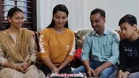 Deepniya a native of Perambra first position in Kerala in the NEET exam