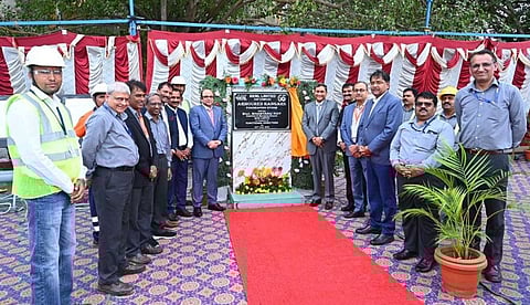KGF കോംപ്ലക്‌സില്‍ പുതിയ പ്രതിരോധ യൂണിറ്റുകളുടെ ഉദ്ഘാടനം BEML സിഎംഡി ശാന്തനു റോയ് ഉദ്ഘാടനം ചെയ്യുന്നു.