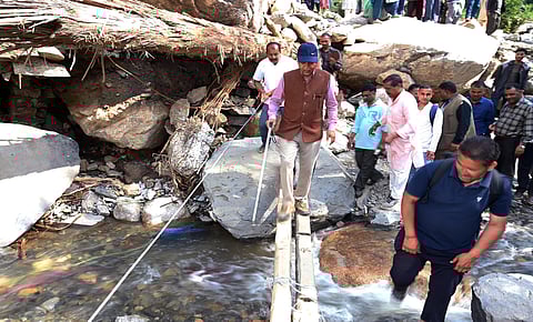 ഹിമാചൽ പ്രദേശിൽ തുടർച്ചയായി ഉണ്ടായ മേഘവിസ്ഫോടനങ്ങളിലും മണ്ണിടിച്ചിലിലും മരണം 80 ആയി.