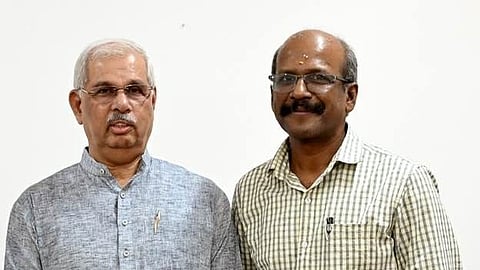 ഗവർണർ രാജേന്ദ്ര അർലേക്കർക്കൊപ്പം ശ്രീകുമാർ