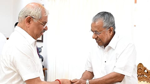 രാജേന്ദ്ര അർലേക്കർ, പിണറായി വിജയൻ