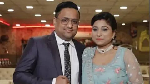 കൊല്ലപ്പെട്ട കരൺ ദേവും ഭാര്യ സുഷ്മിതയും Image: X 