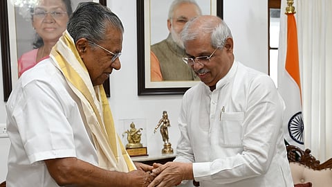 രാജേന്ദ്ര അർലേക്കർ, പിണറായി വിജയൻ