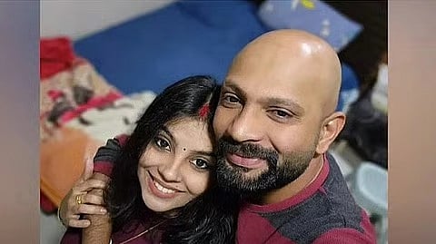 അതുല്യയും സതീഷും