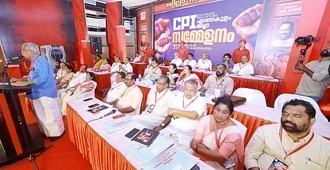 സിപിഐ എറണാകുളം ജില്ലാ സമ്മേളനത്തില്‍ സര്‍ക്കാരിന് വിമര്‍ശനം