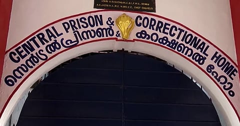 സംസ്ഥാനത്തെ ജയിലുകളിൽ പരമാവധിയിലും അധികം തടവുകാർ