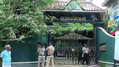  പത്തനാപുരം ഗാന്ധിഭവൻ 