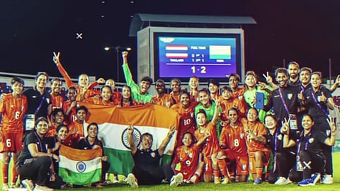 ചരിത്രം തിരുത്തുന്ന പെൺപുലികൾ; ഇന്ത്യക്കിത് പുതിയ പ്രതീക്ഷ 