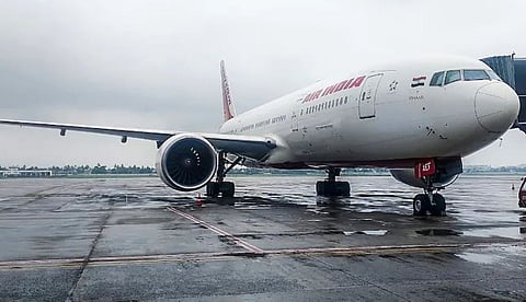 സാന്‍ഫ്രാന്‍സിസ്‌കോ-മുംബൈ എയര്‍ ഇന്ത്യ വിമാനത്തില്‍ പാറ്റ; നിലത്തിറക്കുമ്പോള്‍ ചെറു പ്രാണികള്‍ കയറാമെന്ന് എയര്‍ ഇന്ത്യ 