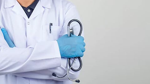 അനധികൃതമായി സർവീസിൽ നിന്ന് വിട്ടുനിന്നു; മെഡിക്കൽ വിദ്യാഭ്യാസ വകുപ്പിന് കീഴിലുള്ള 
51 ഡോക്ടർമാരെ പിരിച്ചുവിട്ടു 